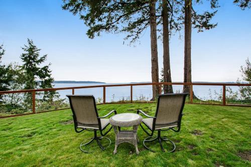Priest Point House | Sound View Oasis