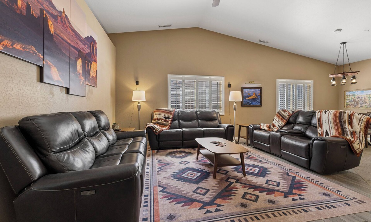 Granville House | Southwest Serenity in PV - Stylish 3BD 2 BA - Dog Friendly