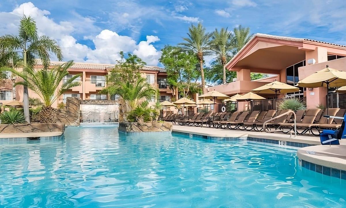 North Scottsdale Hotel | Southwestern Charm Hideout! Full Kitchen, Outdoor Swimming Pool, Free Parking!