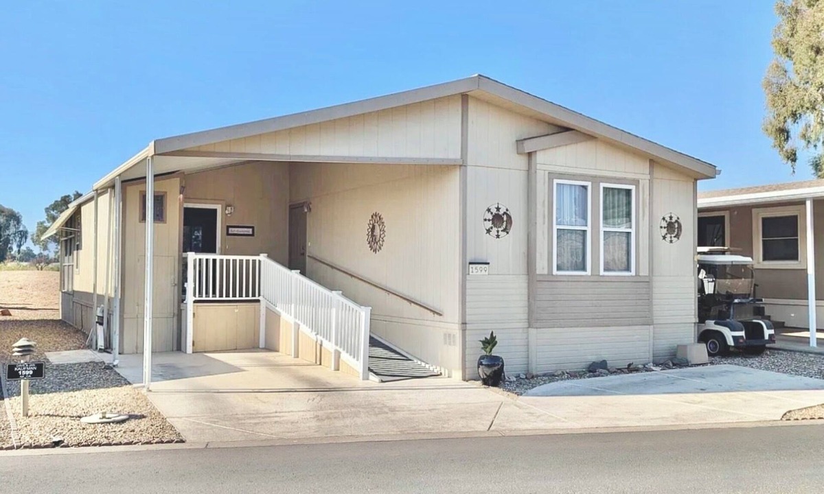 Happy Trails House | Spacious 2 bedroom 2 bath on Golf Course in Happy Trails 55+ Resort