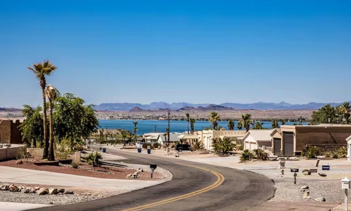 Lake Havasu City House | Spacious 2BR2BA Home Near Windsor Beach & Downtown