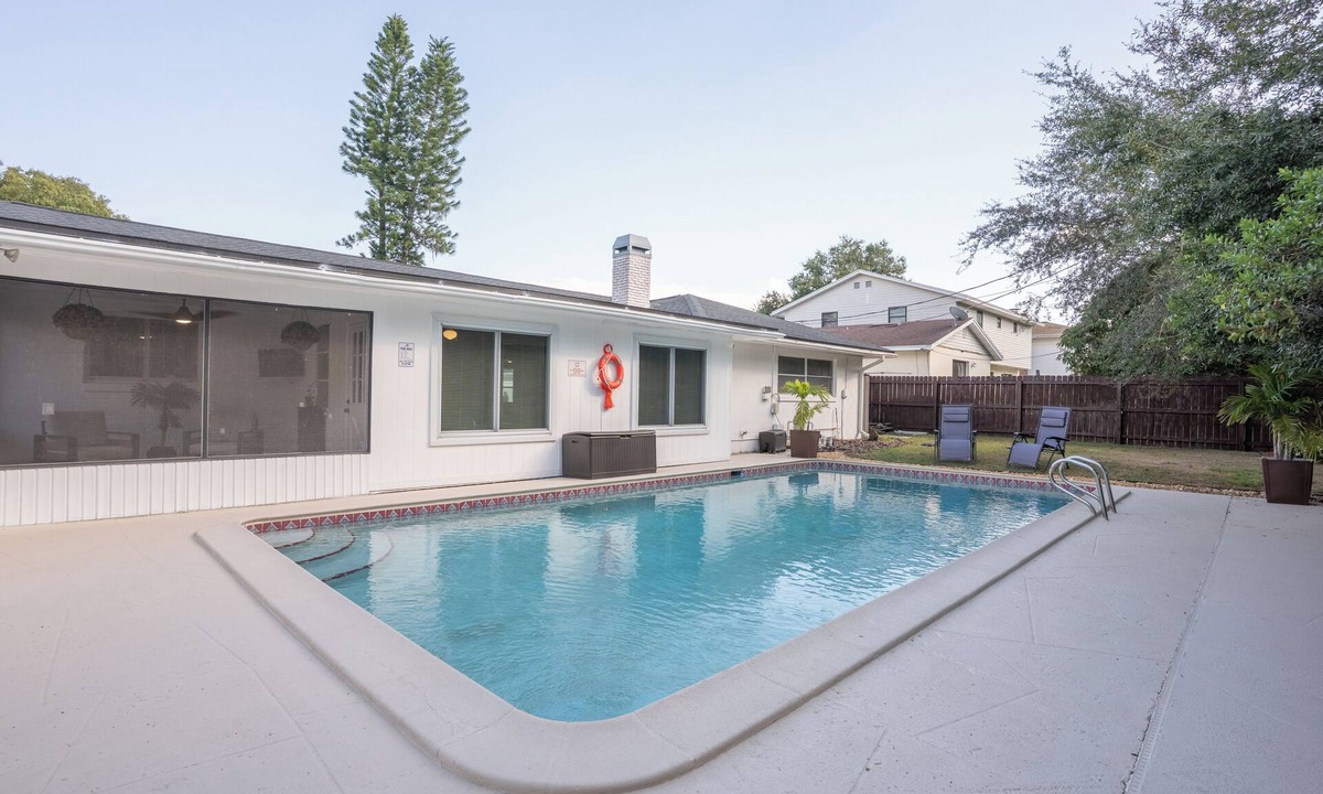 Cypress Gardens House | Spacious 4-bedroom house in pleasant Winter Haven with AC