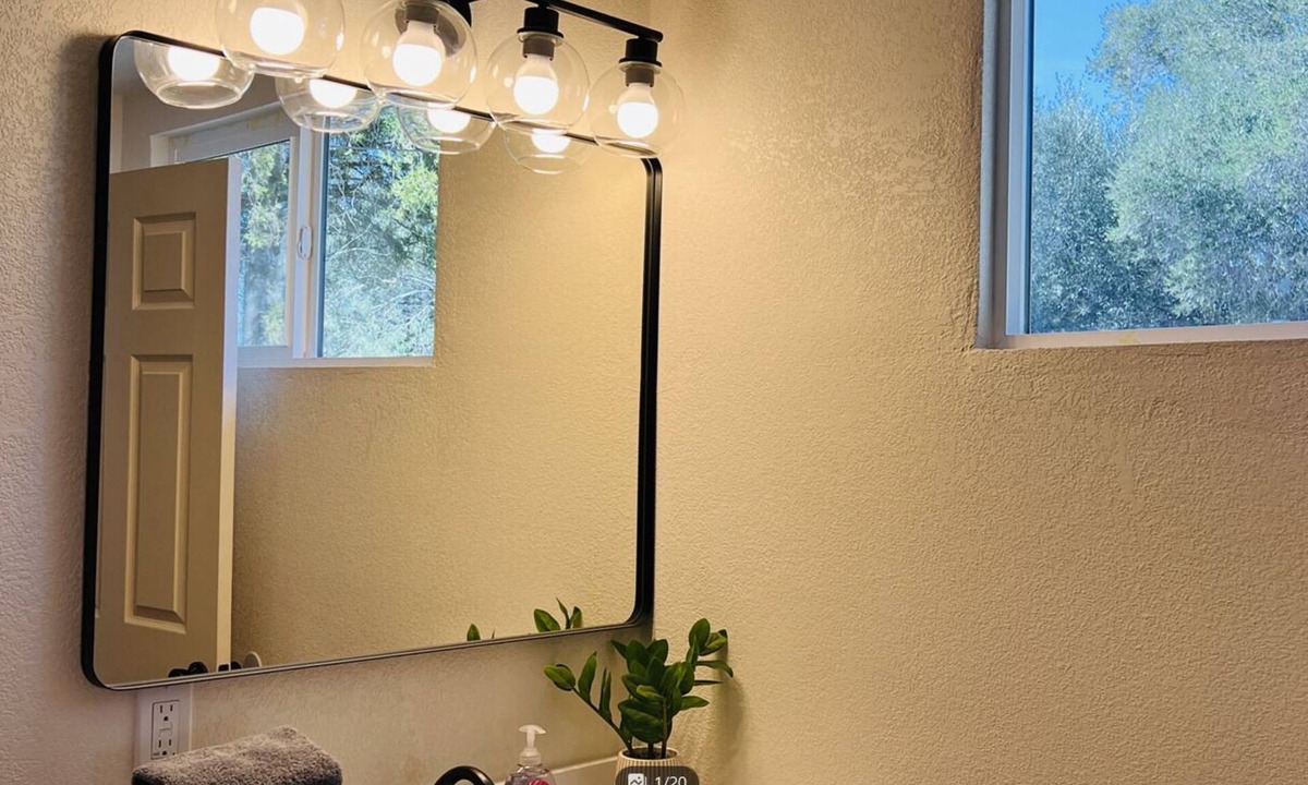 Sierra Vista House | Spacious 5-bedroom house with AC and WiFi in charming Sierra Vista