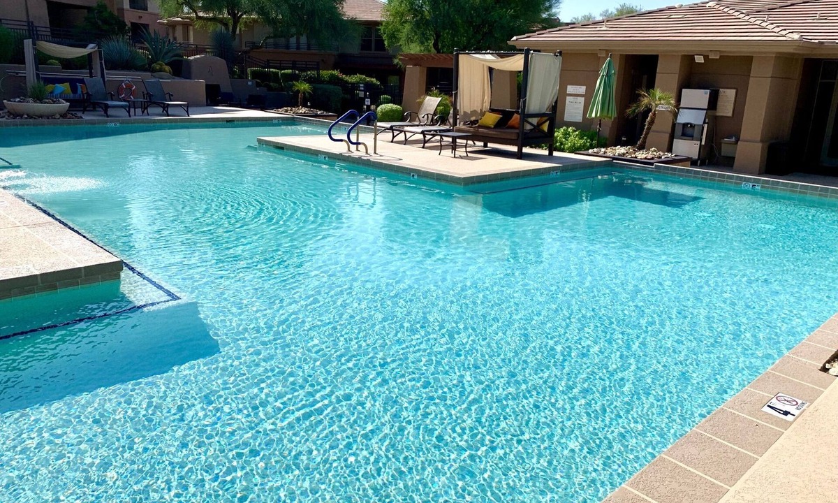North Scottsdale Condo | Spacious furnished luxury 2 br 3 ba condo w2 car garage in Venu, pets OK