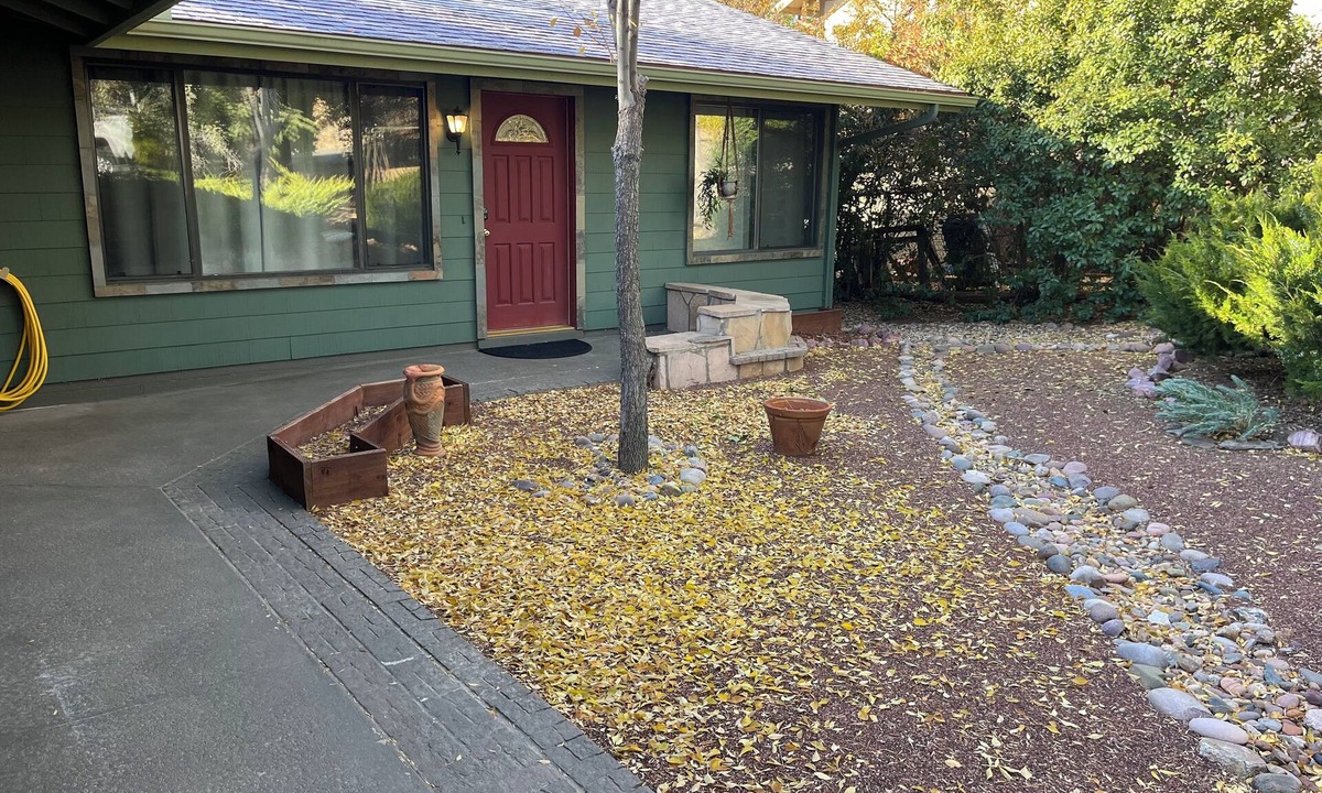 Prescott Heights House | Spacious Home + private suite with separate entrance. Family friendly!