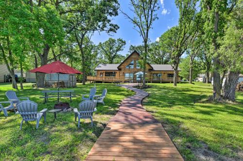 Stearns County House | Spacious Pearl Lake Retreat w/Yard & Private Dock