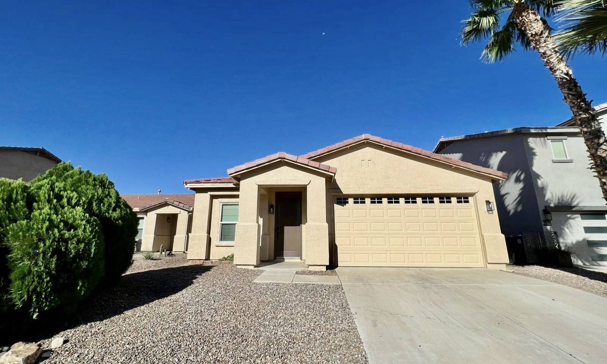 Rillito House | Spacious Remodeled House.