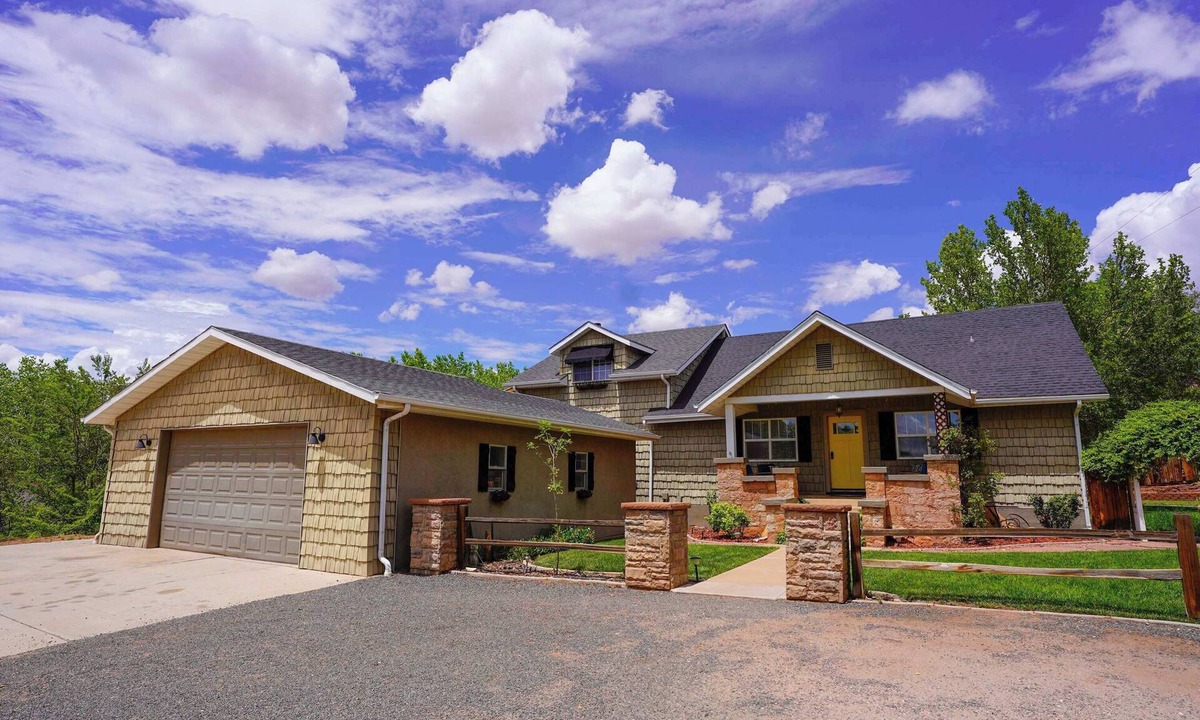 Kanab House | Spacious Retreat w/Views Near Zion & Bryce UT