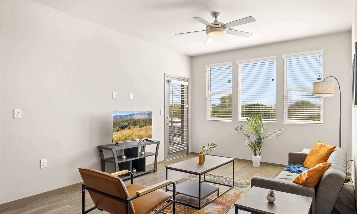 La Buena Vida Apartment | Spacious Westgate CozySuites by stadium w/pool 2