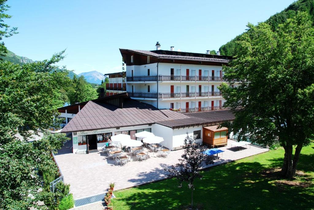 Brentonico Hotel | Sport & Family Hotel Bucaneve