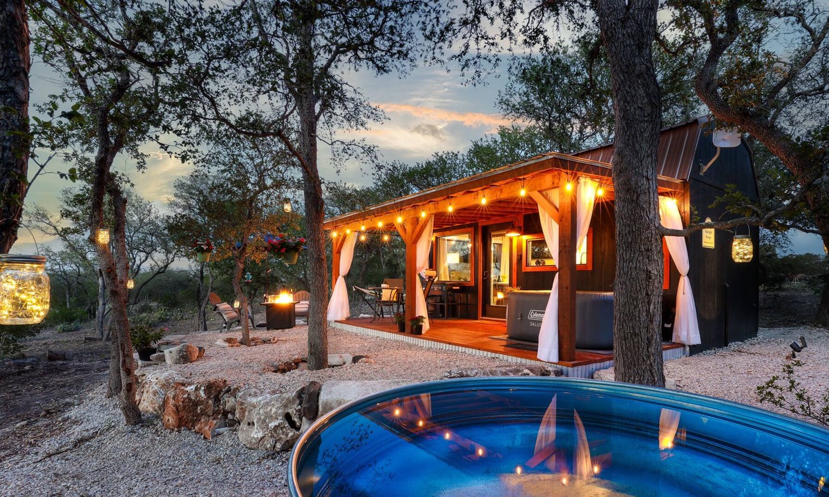 Hondo House | Starlight Escape | Romantic Tiny Home Retreat