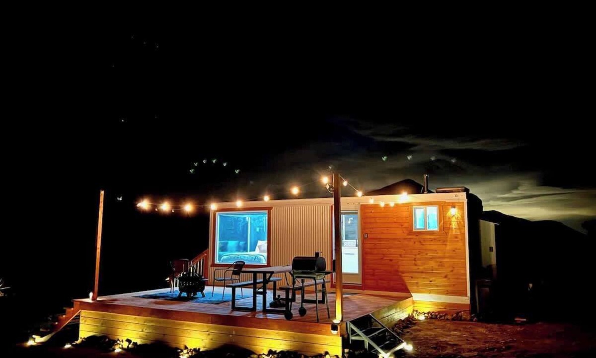 Meadview House | Starwalk Luxury Off Grid Sky Walk by Grand Canyon