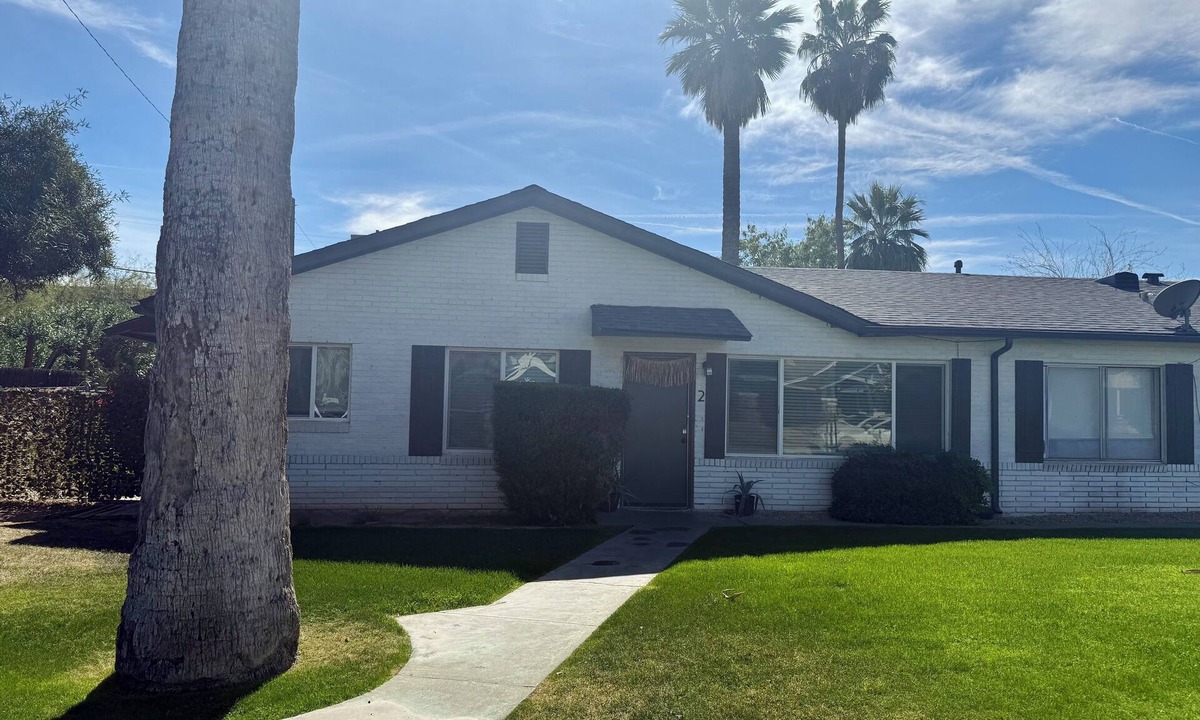 Coronado Apartment | Stay right in the heart of downtown phoenix, cozy comfortable and accommodating.
