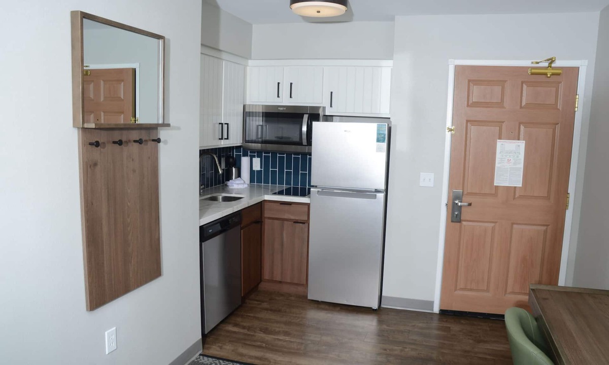 Tucson Apartment | Studio Suite w/Full Kitchen | Near Airport + Pool