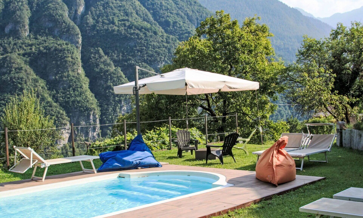 Coltura Villa | Stunning private villa with private pool, WIFI, TV, patio, pets allowed and panoramic view