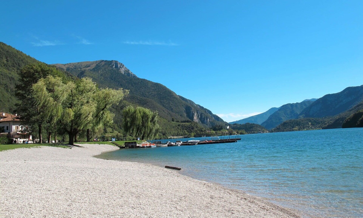 Bezzecca House | Stunning private villa for 7 guests with TV, balcony, pets allowed and parking