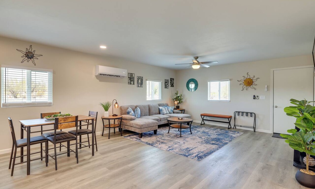 Maricopa Cottage | Stylish Maricopa Cottage w/Mtn Views & Grill!