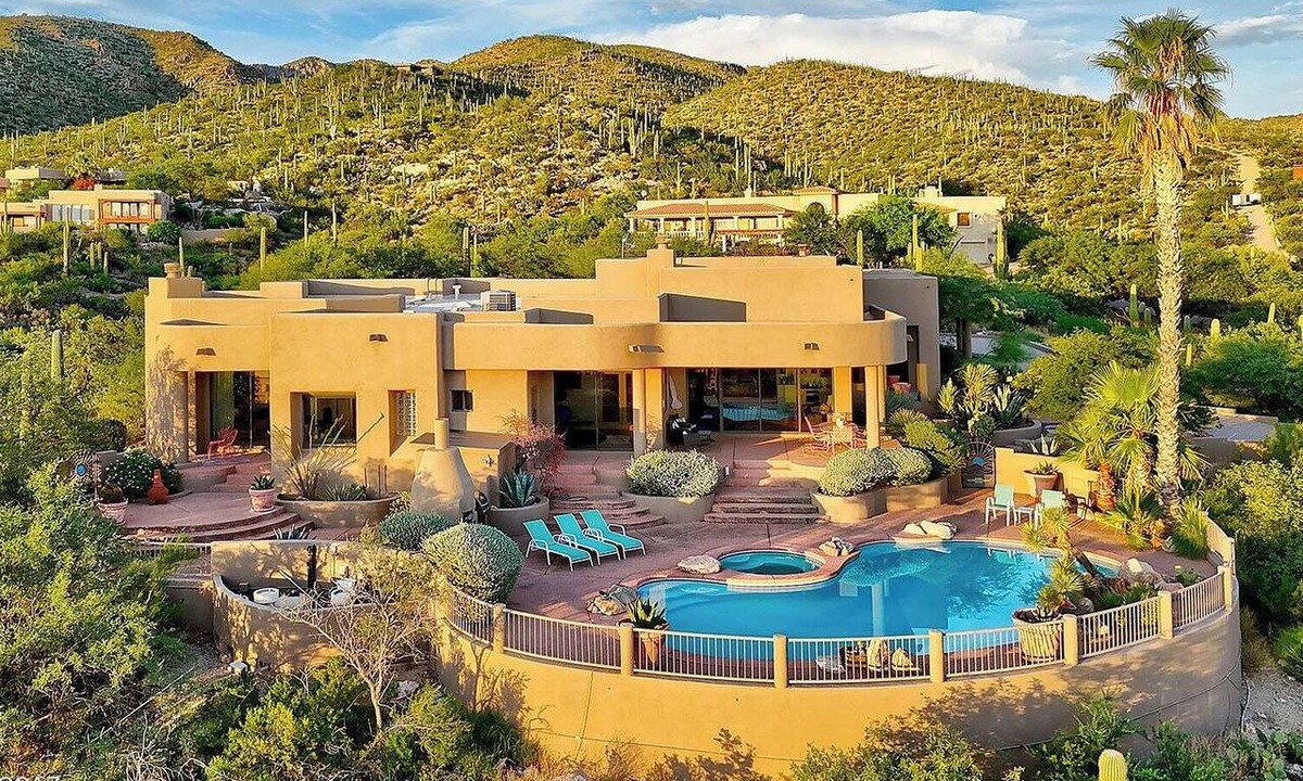 Tanque Verde Villa | Sun King - Amazing Panoramic Sunset and Mountain Views! Sauna/Hot Tub/Pool.