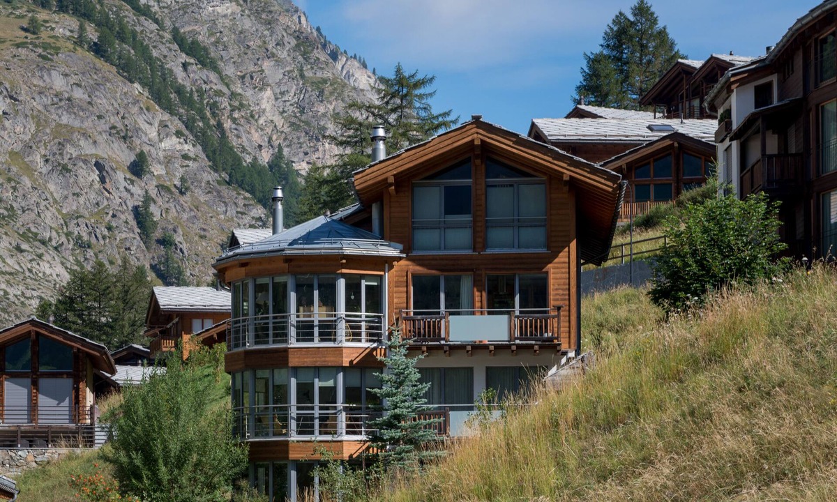Zermatt Apartment | Superior apartment with stunning Views of Matterhorn. 1 free return taxi ride