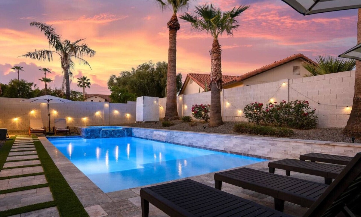 Tempe House | Tempe Retreat - Saltwater Pool/Hot Tub/Billiards