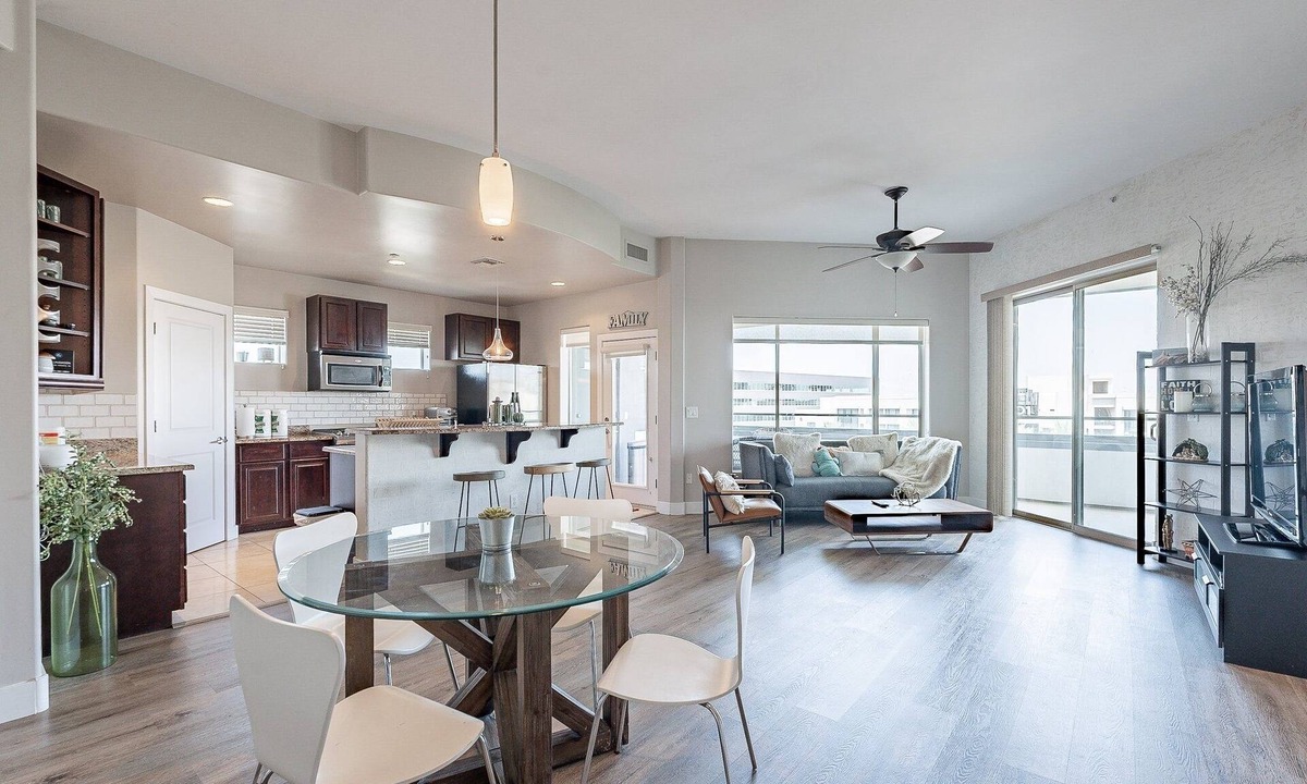 Tempe Condo | Tempe Town Lake Getaway