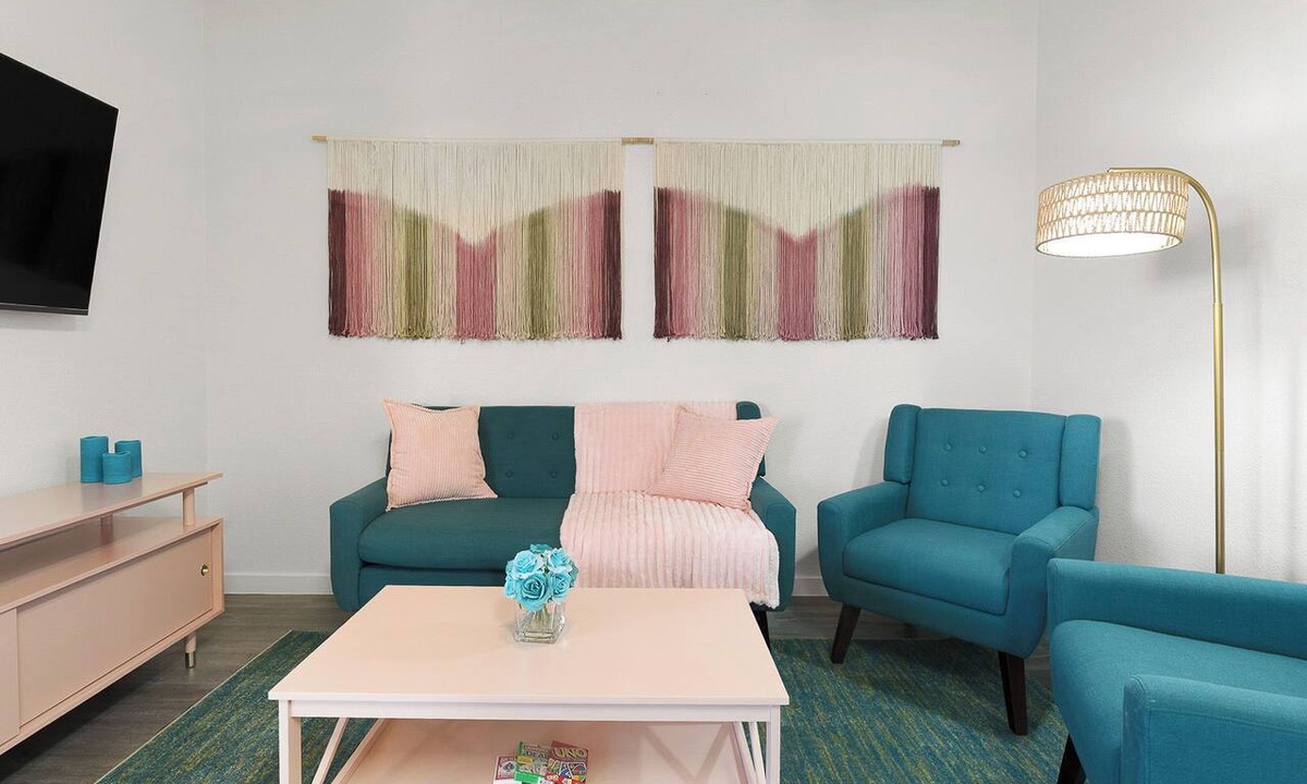 Alegre Community Apartment | Tempe Urban Retreat 2BR Near ASU & Shops
