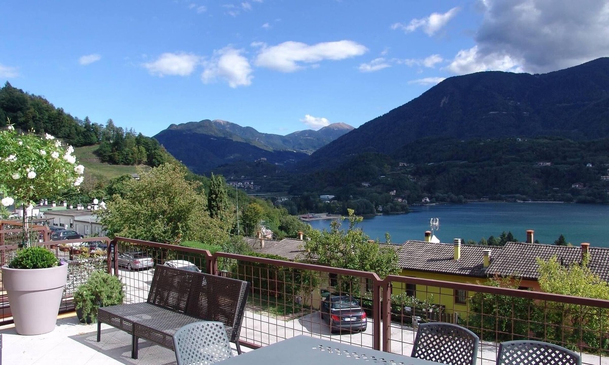 Susa Apartment | Terrace with super lake view