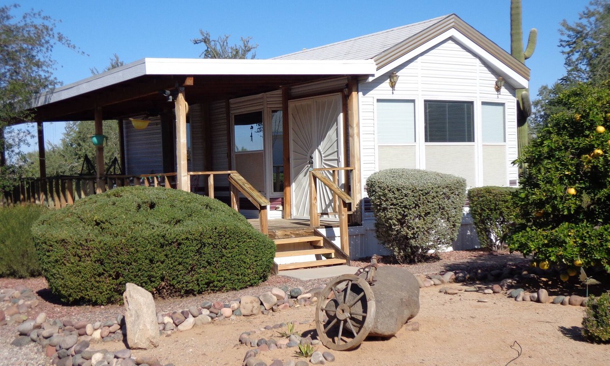 Picture Rocks Cottage | The Bunkhouse is a private guest house adjacent to Saguaro National Monument.