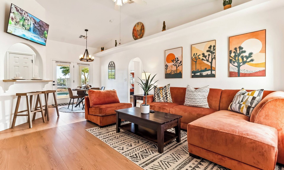Sunridge Estates House | The Golden Oasis : Pool & Game Room 4BDRM 3BATH 12BED