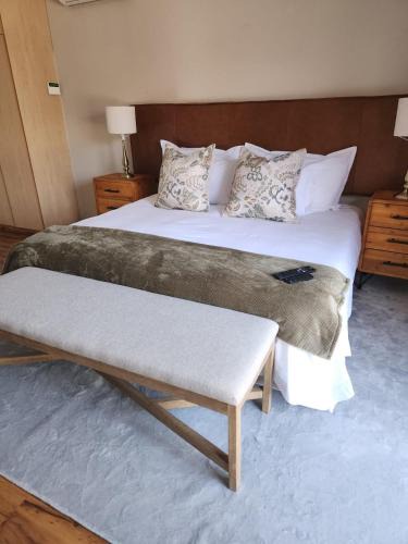 Newcastle Bed & Breakfast | The Hills at 1 Meeu