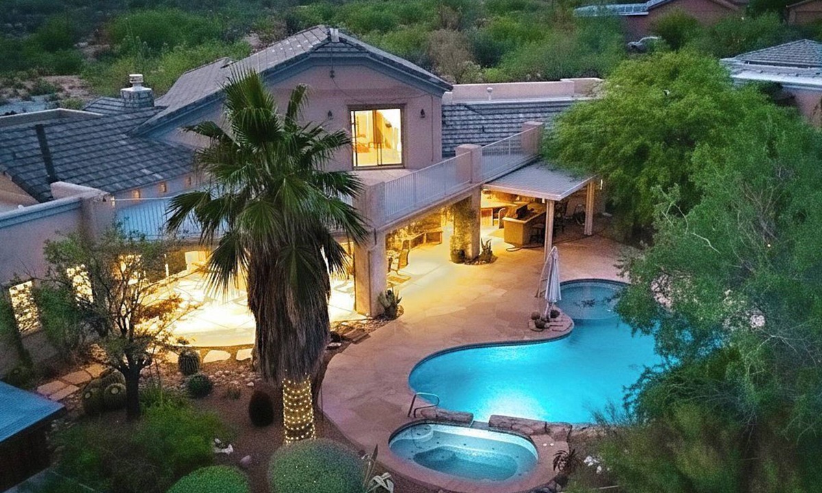 Tortolita House | The Lazy A Retreat with pool and spa just of the Loop