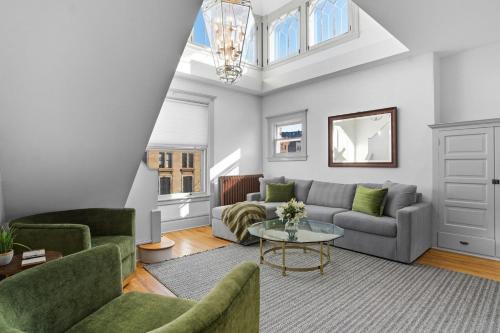 Downtown Minneapolis House | The Lyon House at Loring Park