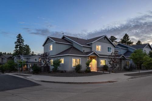Flagstaff House | The Quiet Pines Cabin