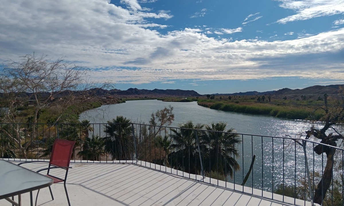 Yuma House | The Showboat Riverfront