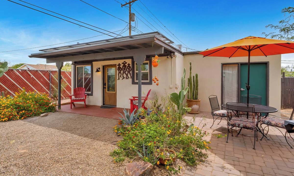 Peter Howell Apartment | The Tucsonan Style Casita - FULLY FENCED AND PET FRIENDLY!
