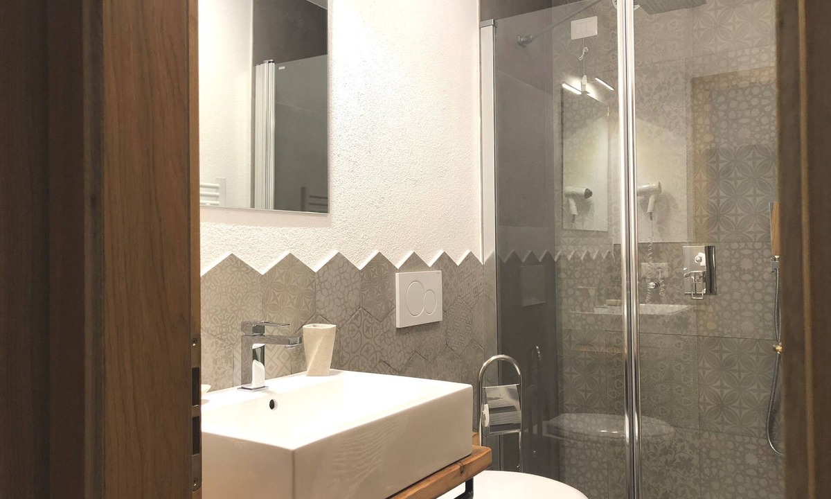 Molveno Apartment | THIRD FLOOR APARTMENT WITH LARGE BALCONIES