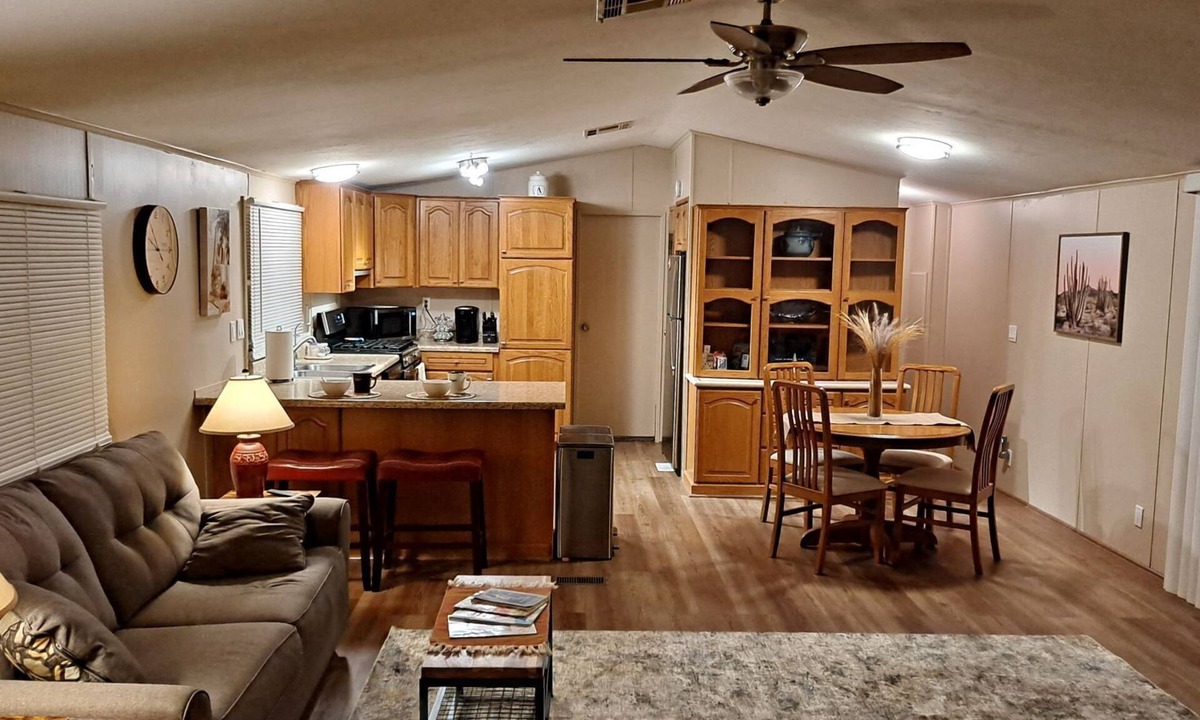 Starr Ridge House | This Desert Oasis in the foothills of the Saguaro National Forest Awaits!