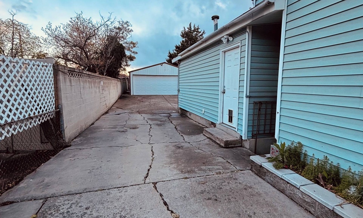 West Valley City Apartment | Tiny Comfy Studio 1-bedroom apartment in fantastic West Valley City with AC