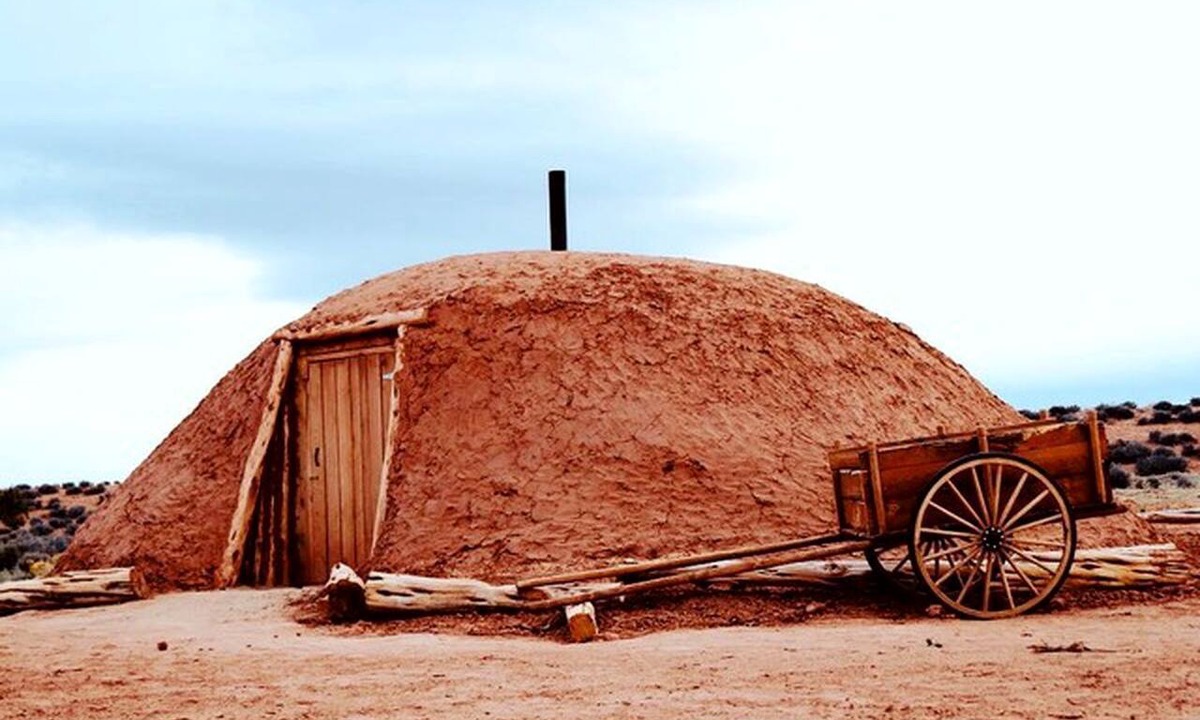 Page RV Rental | Traditional Navajo Hut Rental for a Secluded Vacation near Page, Arizona