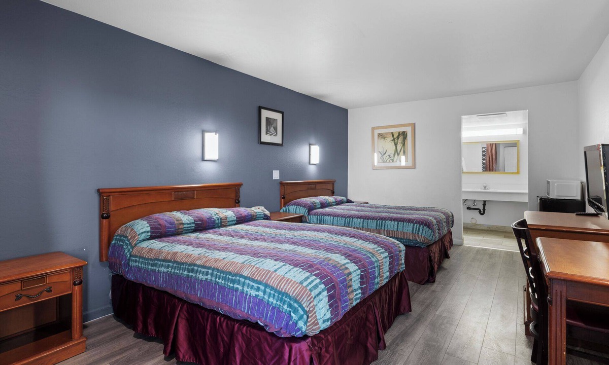 Alhambra House | Travel Inn - In Phoenix (Alhambra)