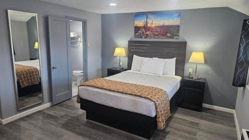 Flagstaff Hotel | Travelers Inn