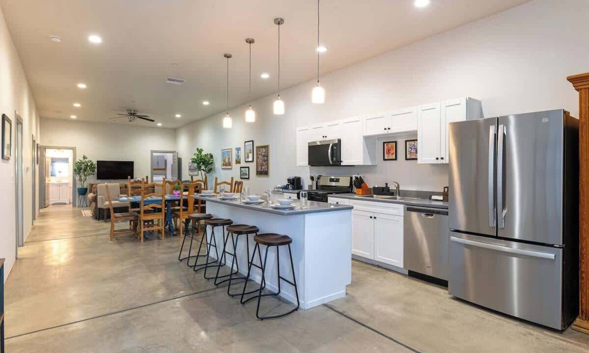 Barrio San Antonio House | Tucson Summer Base | 4BR Modern Duplex Retreat