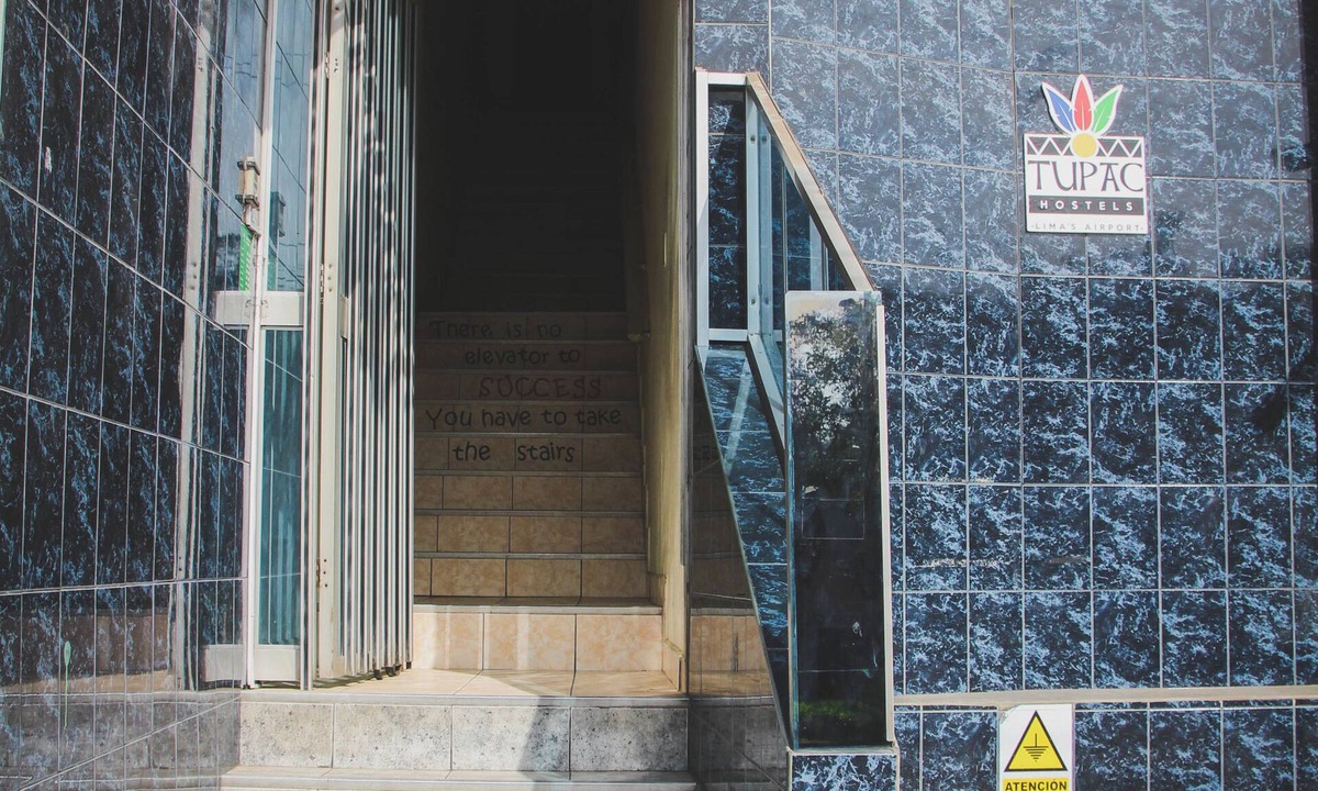 EL Trebol 5 etapa Hostel | Tupac Hostel - Lima Airport