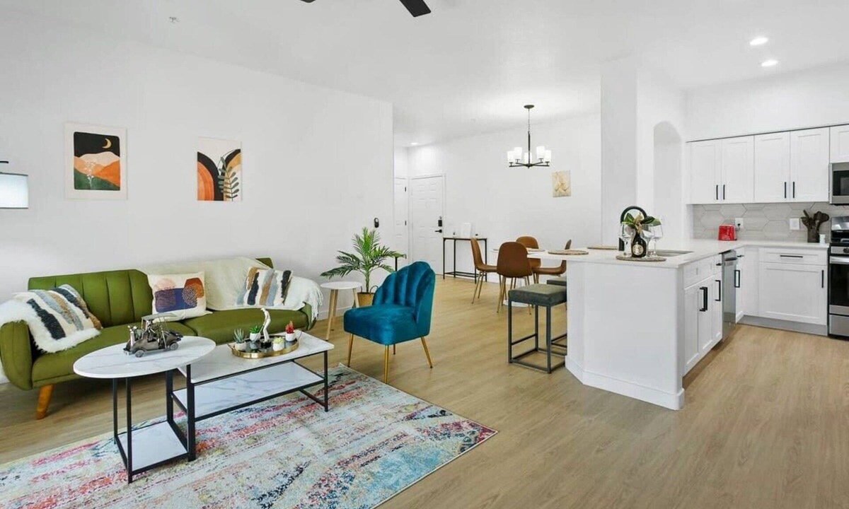 Glendale Sports and Entertainment District Apartment | TWO Glendale CozySuites with Pool & Jacuzzi 02&09