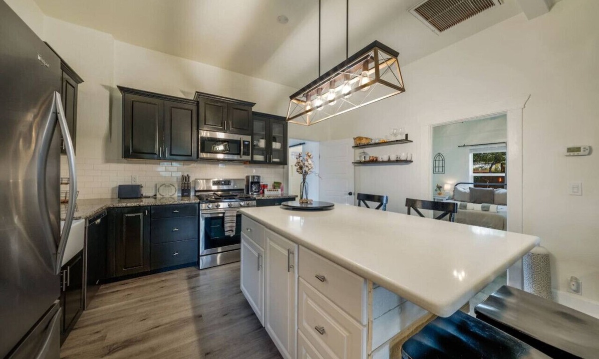 Iron Horse Historic District House | U of A/Fenced/Congress St & 4th Ave/3BR 2BA