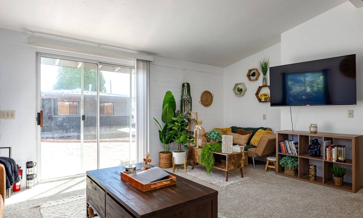 Midtown House | Update 2 BR Townhome in Tucson | Laundry