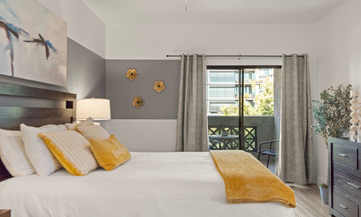 Kierland Apartment | Urban Cosmopolitan Suite | Upgraded | ShoppingDist