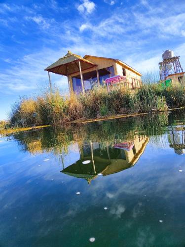 Puno House | Uros Quechua`s Lodge Titicaca