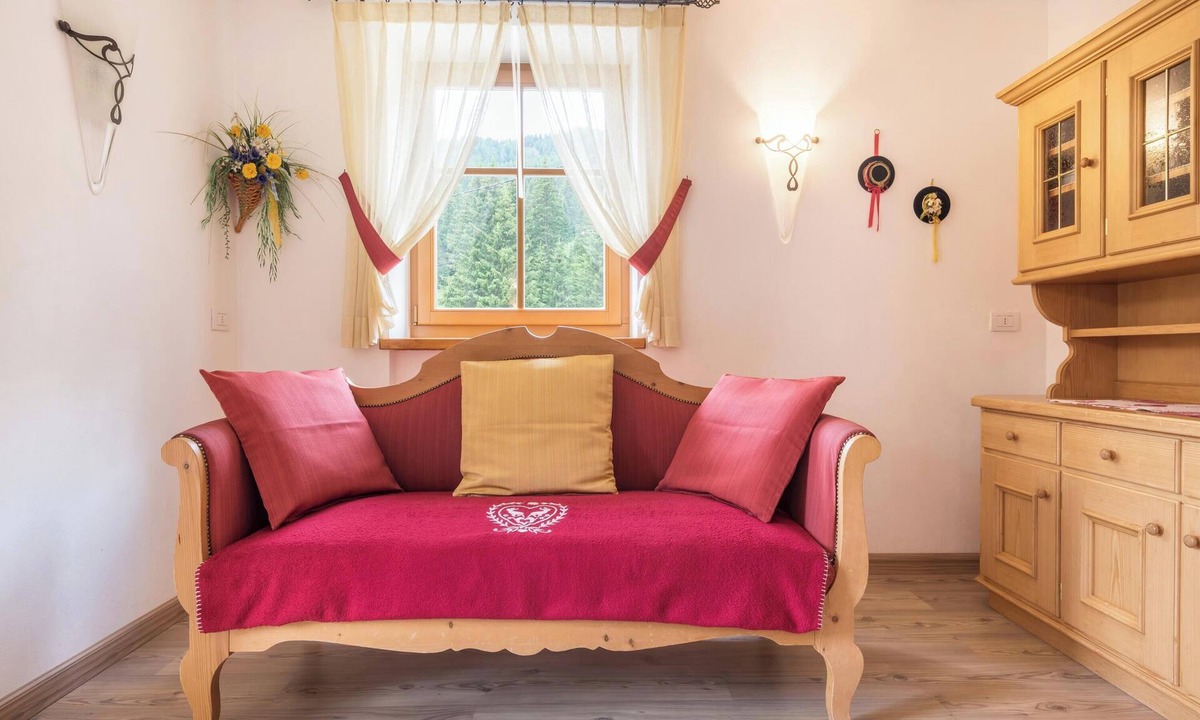 Canazei Ski Chalet | Vacation Chalet Crepes De Sela with Mountain View, Wi-Fi, Balcony & Garden
