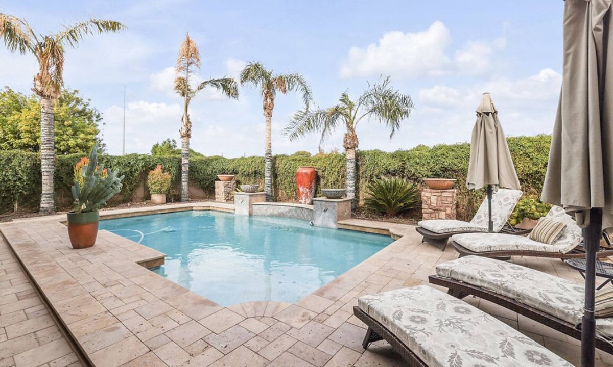 Higley Groves House | Very private, upgraded family friendly getaway w/pool & luxurious hot tub!